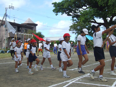 諸鈍小中学校運動会 「がんばれ赤組!」_e0028387_23514413.jpg