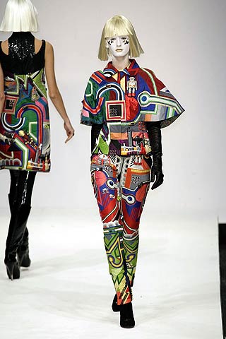 インド→VOGUE→Manish Arora　_c0101102_165017100.jpg