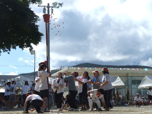 諸鈍小中学校運動会　「がんばれ赤組！」　４位入賞！_e0028387_0211083.jpg
