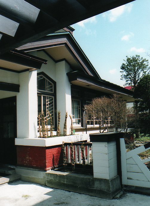 はこだて・坂のある町の風景(函館のフランク・ロイド・ライト風住宅)_f0142606_519536.jpg