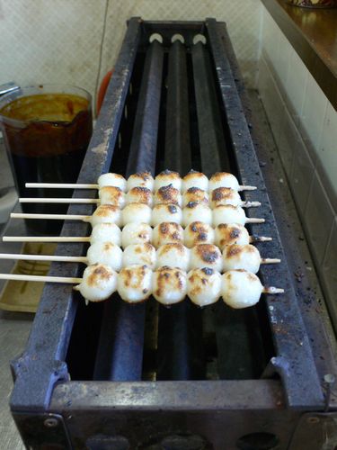 老舗茶屋でみたらし団子　近江かぎや（寺田物産）　唐崎神社　（滋賀県大津市）_d0108737_02019100.jpg