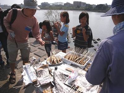 アユの塩焼き丸かじり_c0091679_17575670.jpg