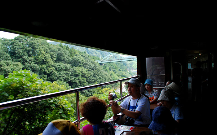 「渡良瀬バス旅行」トロッコ列車・それぞれの楽しみ方で．．_c0009981_9501377.jpg