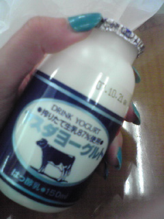 ヤスダヨ～グルト_b0088086_1522228.jpg