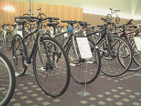 AKI 2008モデル展示発表会_e0126901_1440369.jpg
