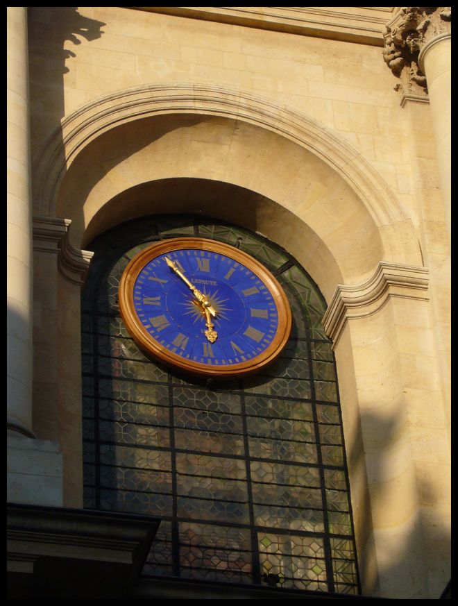 ■街角の時計（パリ）_a0008105_1814321.jpg