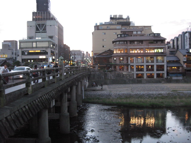 京都三条大橋　日暮れ時_d0101846_1161150.jpg