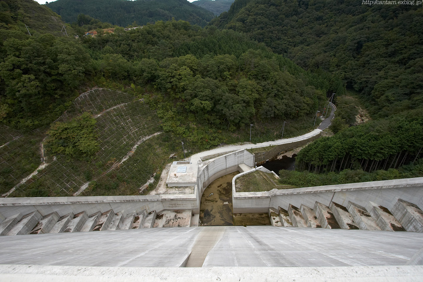 岡山県 新見市 三室川ダム_f0091955_11444632.jpg