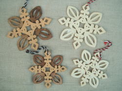 ornament_c0118809_18524972.jpg