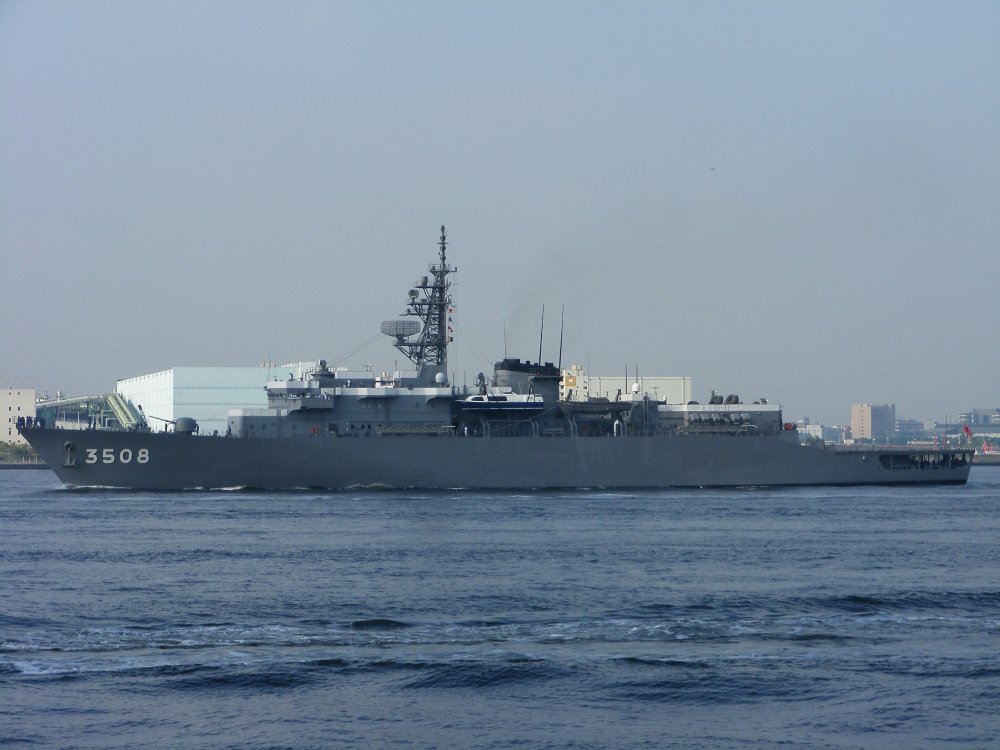 護衛艦　かしま　_c0135413_3422440.jpg