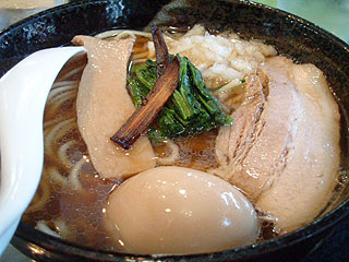 麺と酒 一矢(ひとつや)@諏訪 ★☆ (しょうゆ味玉らーめん&つけめん・とんこつ)_f0080612_16541737.jpg