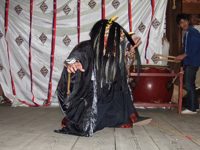 地元の神社秋祭り～神楽とひょっとこと鬼_f0029441_7371279.jpg