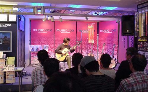 南澤大介さんのミニライブ_c0137404_082311.jpg