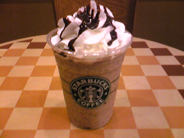 チョコレートクリームチップフラペチーノ_a0100206_06685.jpg