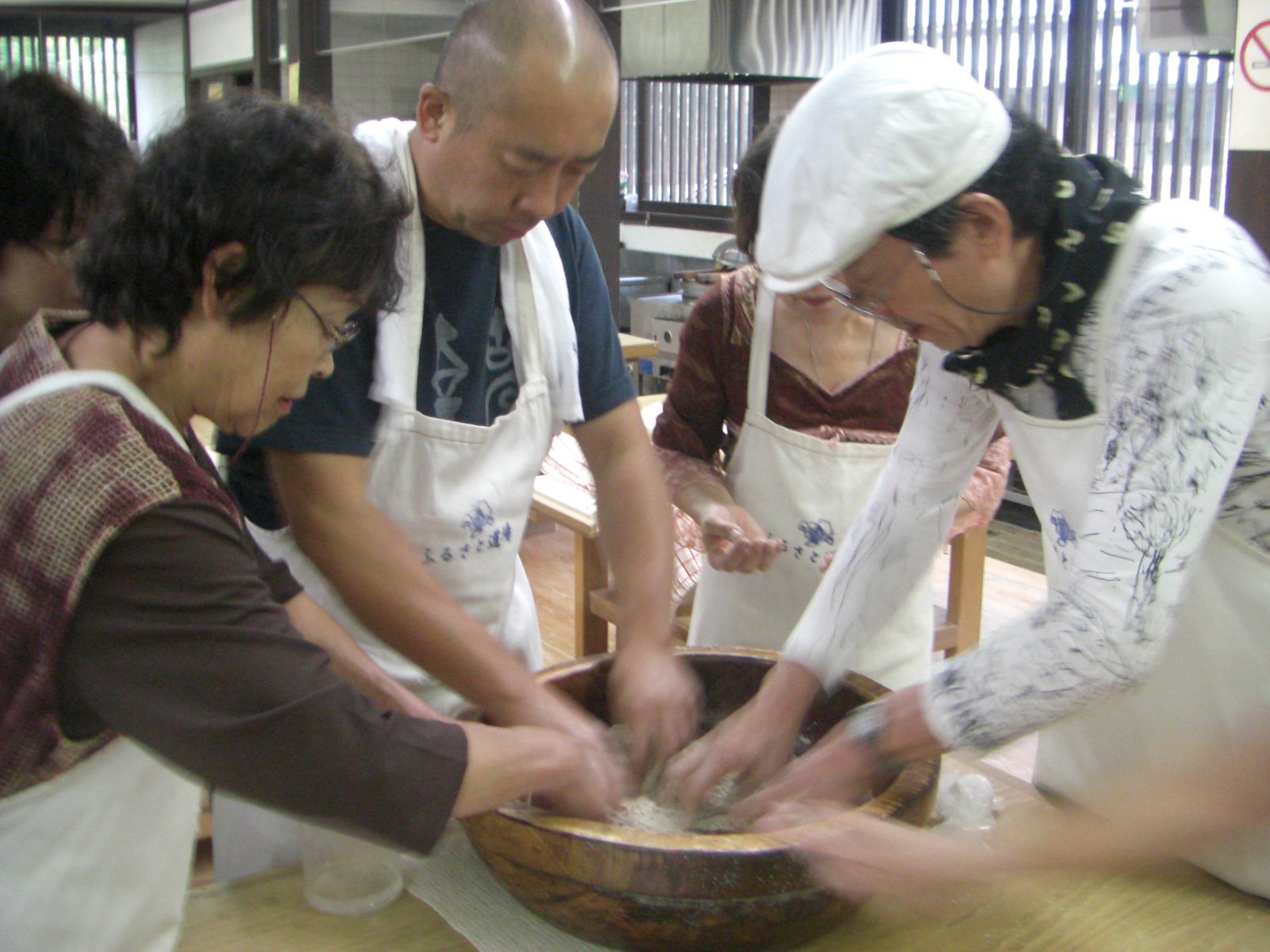 蕎麦うちは楽しい!!_a0064449_074751.jpg