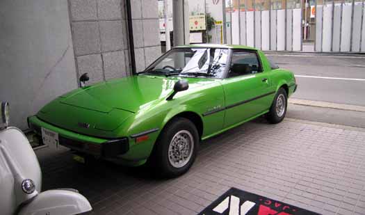 来店車？ロータリー・エンジンのサバンナＲＸ－７が来た！_e0069615_2203298.jpg