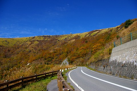 秋色の霧ヶ峰と池のくるみ湿原_d0059441_2113443.jpg