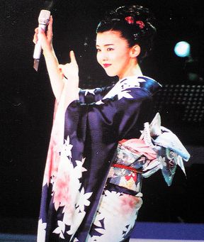 小桜舞子・チャリテーコンサート_f0081443_131312.jpg