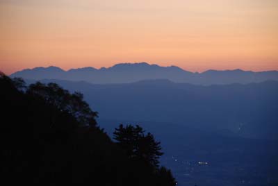 夕暮れが綺麗な季節_e0120896_7115100.jpg