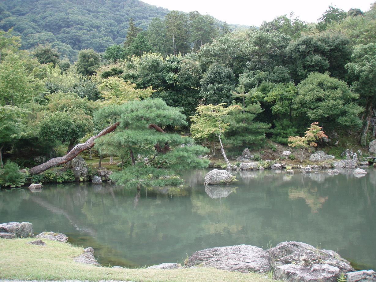 天龍寺大方丈＆曹源池　　　人溢れ座して汗ふく曹源池_d0051106_023336.jpg