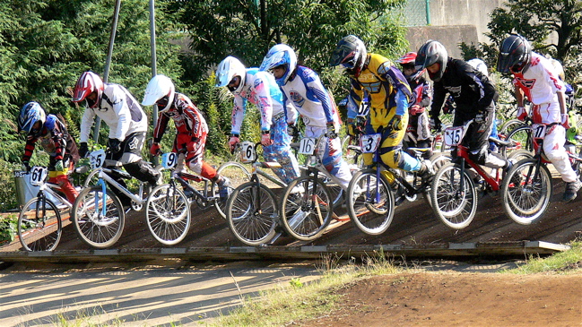 2007JOSF緑山１０月定期戦VOL10 クルーザー、ミルキー６アンダークラス決勝の画像垂れ流し_b0065730_1943355.jpg