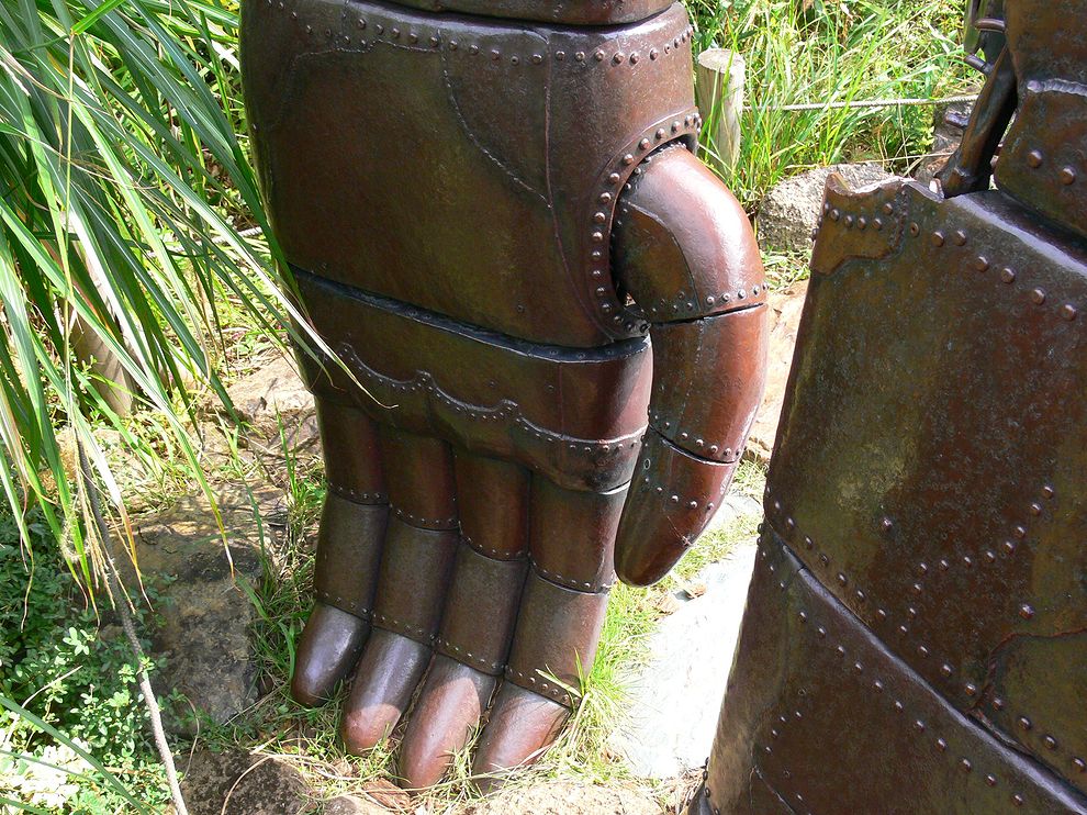 ラピュタ王国のロボット兵は悲しげに・・・_a0031821_88145.jpg