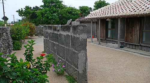 ヒンプン再考_b0014003_9455042.jpg
