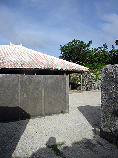 ヒンプン再考_b0014003_9463414.jpg