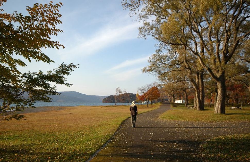 十和田湖が燃えていた・・・東北紅葉旅シリーズ（１）　_a0031821_8134974.jpg