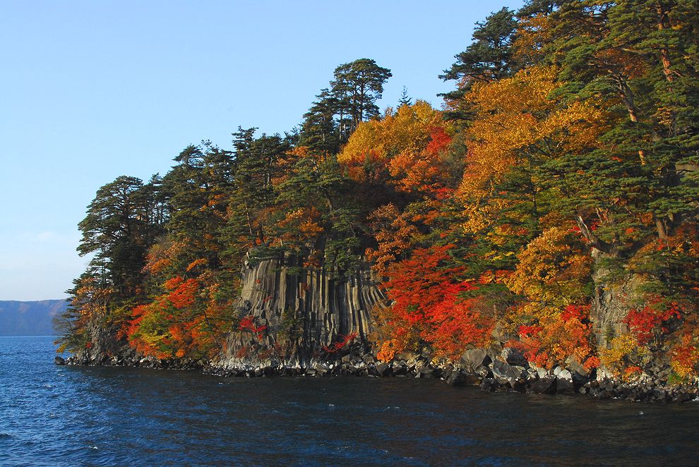 十和田湖が燃えていた・・・東北紅葉旅シリーズ（１）　_a0031821_815857.jpg
