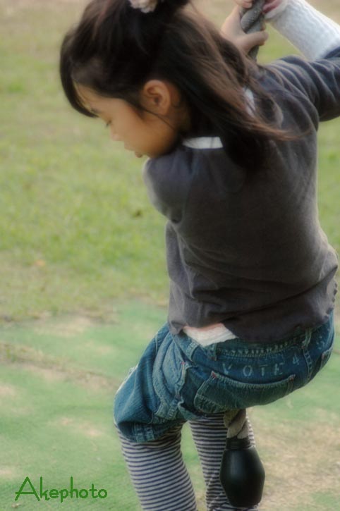 アスレチックで遊ぶはなちゃん♥_e0127416_21594125.jpg
