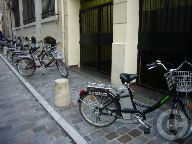 ■いろんなタイプのパリツアーVisites guidées_a0008105_7552947.jpg