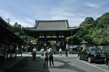 西国観音巡礼　＜第13番　石光山　石山寺＞_a0045381_229579.jpg