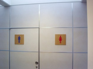 本町の人情横丁のトイレが・・・_d0039111_13141089.jpg