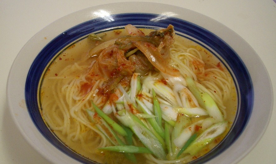 キムチラーメン。_c0119140_4533767.jpg