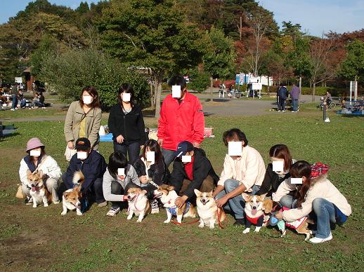 親子で芋煮会　その１　いきなり集合写真_f0075595_1965399.jpg