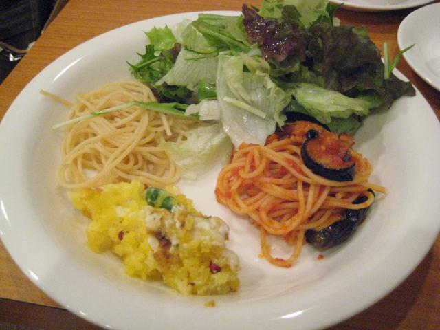 伊勢丹府中店　ケーキ&パスタ食べ放題_b0032593_19353616.jpg