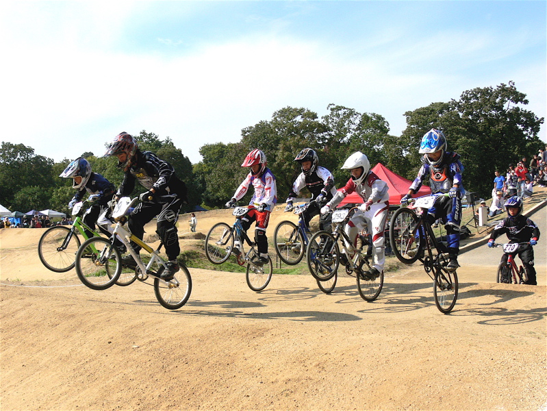 2007JBMXF全日本BMX選手権大会IN大泉緑地VOL9年齢別クラス予選第3ヒートの画像垂れ流し_b0065730_22554116.jpg