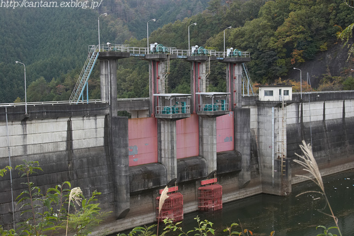 岡山県 美作市 久賀ダム_f0091955_23233097.jpg