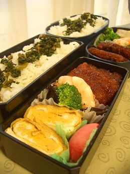 ソースカツ弁当_e0013727_6583710.jpg