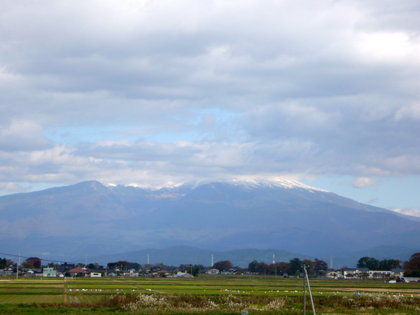 鳥海山の冠雪_f0150893_13275626.jpg