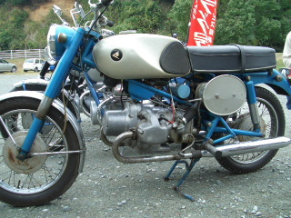 丸正自動車 ｗ１ ほったて小屋
