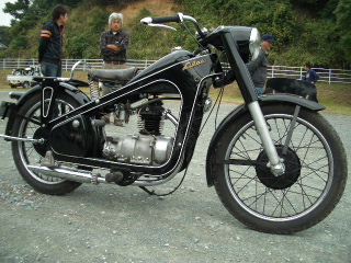 丸正自動車 ｗ１ ほったて小屋
