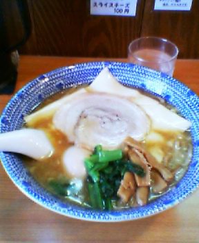 豚骨魚介ラーメン＋チーズ　らーめん太助＠北習志野_e0127301_19105841.jpg