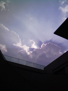 兵庫県立美術館からの空_e0100623_1218366.jpg