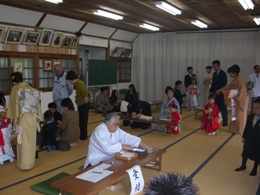 七五三で尾鷲神社に賑わい_d0115628_1340056.jpg