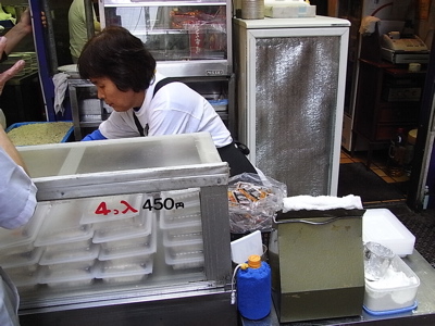 アメ横ガード下のビッグ餃子は龍も昇る美味しさであります! 上野 昇龍_b0098884_21143119.jpg
