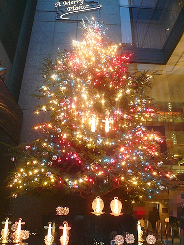 A Merry Planet　美しい星へ。。。ミキモトのクリスマスツリー。。 *。:☆.。† _a0053662_0233956.jpg
