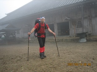 大峯奥駈道北部縦走２日目(2007.8.14）山上ｶﾞ岳（竜泉寺～行者還小屋）_c0147398_13494165.jpg