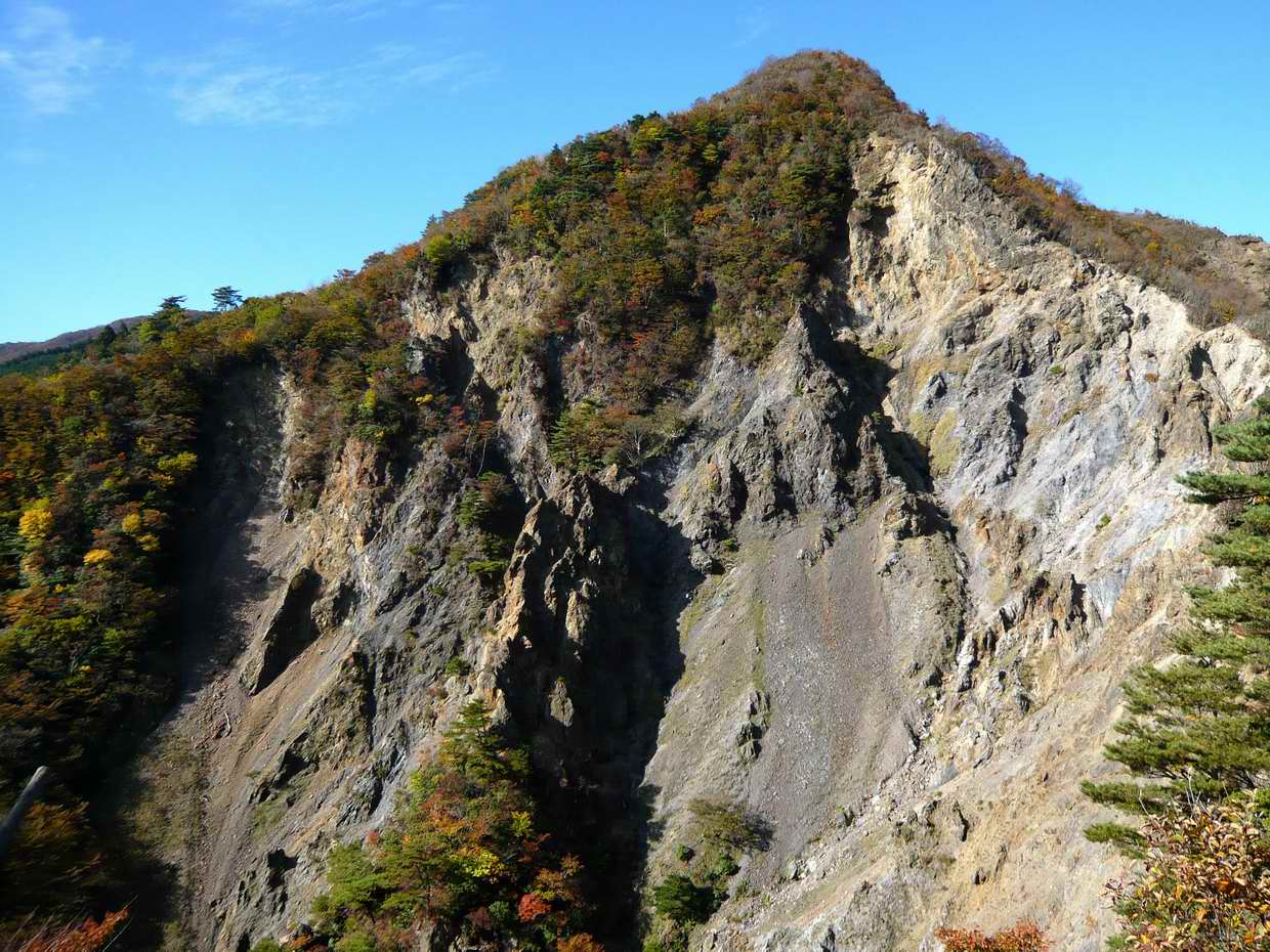 清水頭から雨乞岳（１２３８ｍ）へ_e0110500_124228.jpg